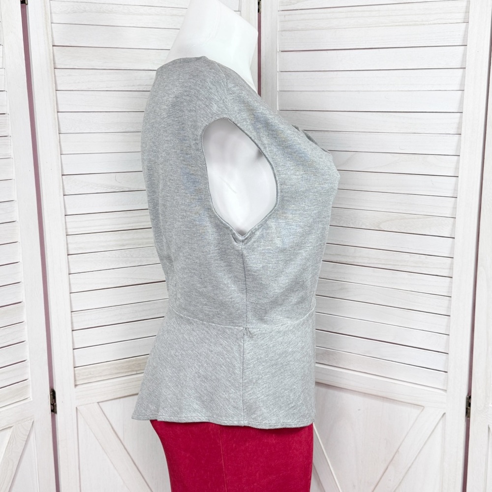 6th & LN Lane Bryant Asymmetrical Peplum Sleeveless Knit Top Grey 18 - Picture 3 of 12